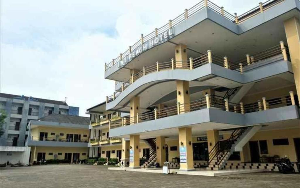 乌尼海滩酒店 庞岸达兰 外观 照片